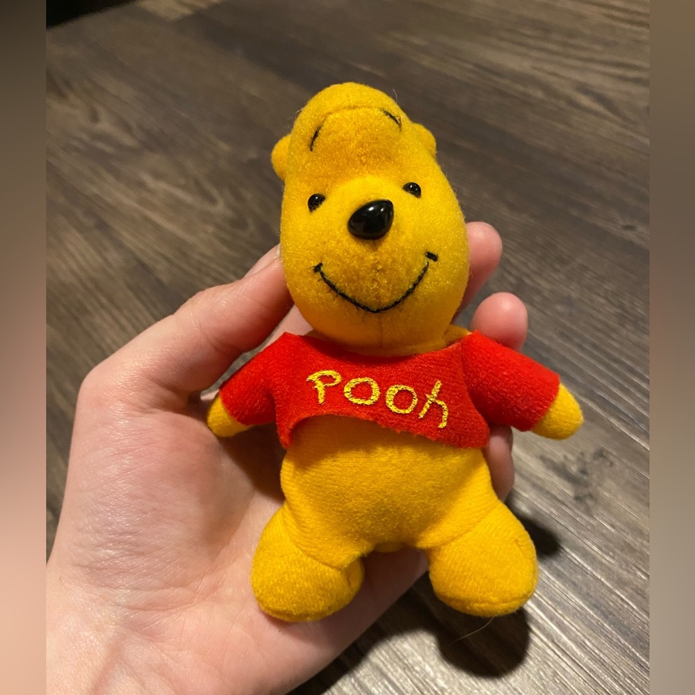 Vintage Winnie the Pooh Keychain